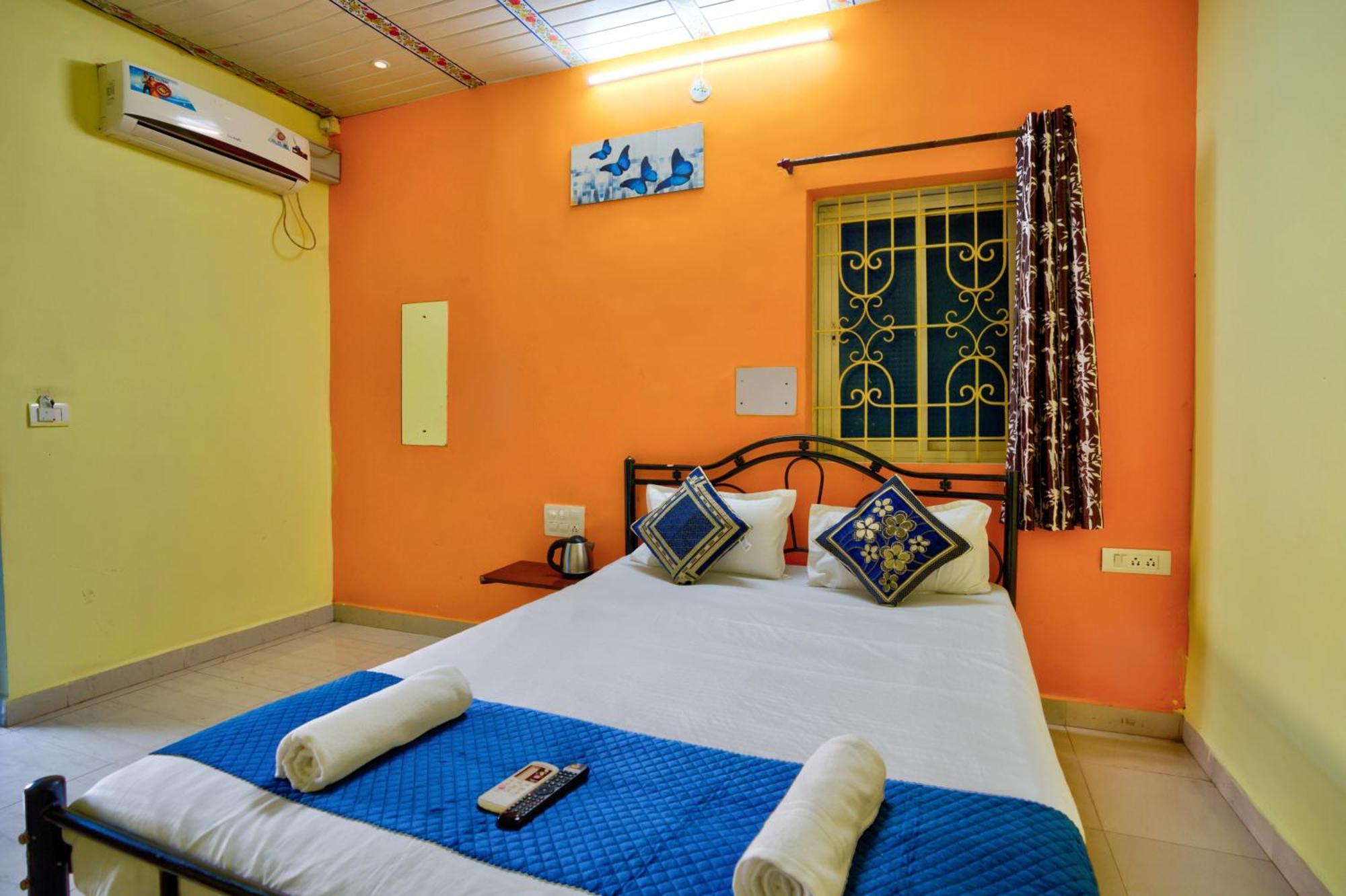 Hotel Savita Калангут Экстерьер фото