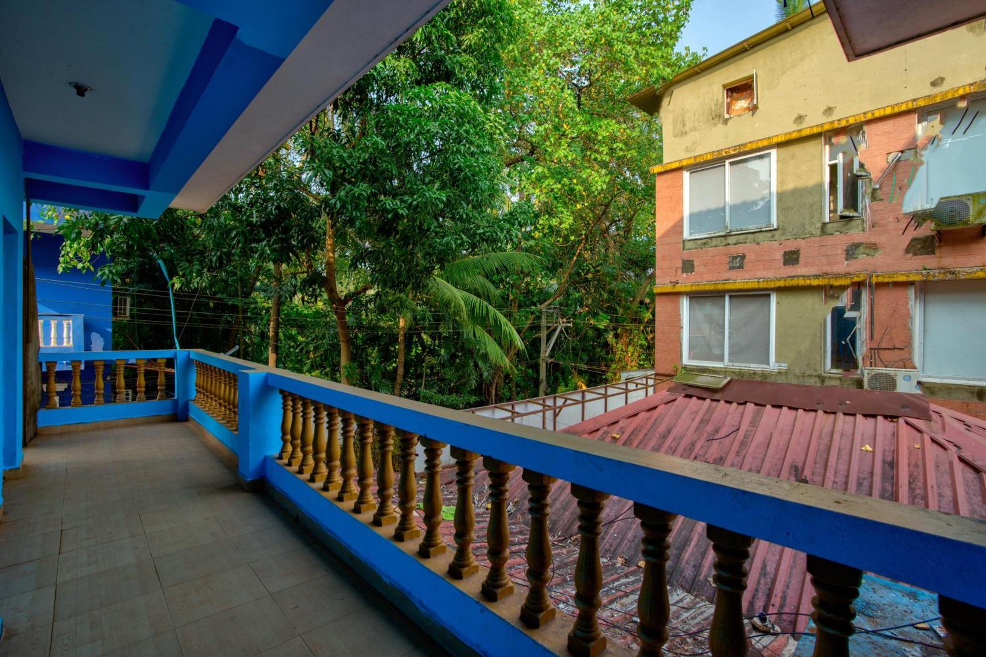 Hotel Savita Калангут Экстерьер фото